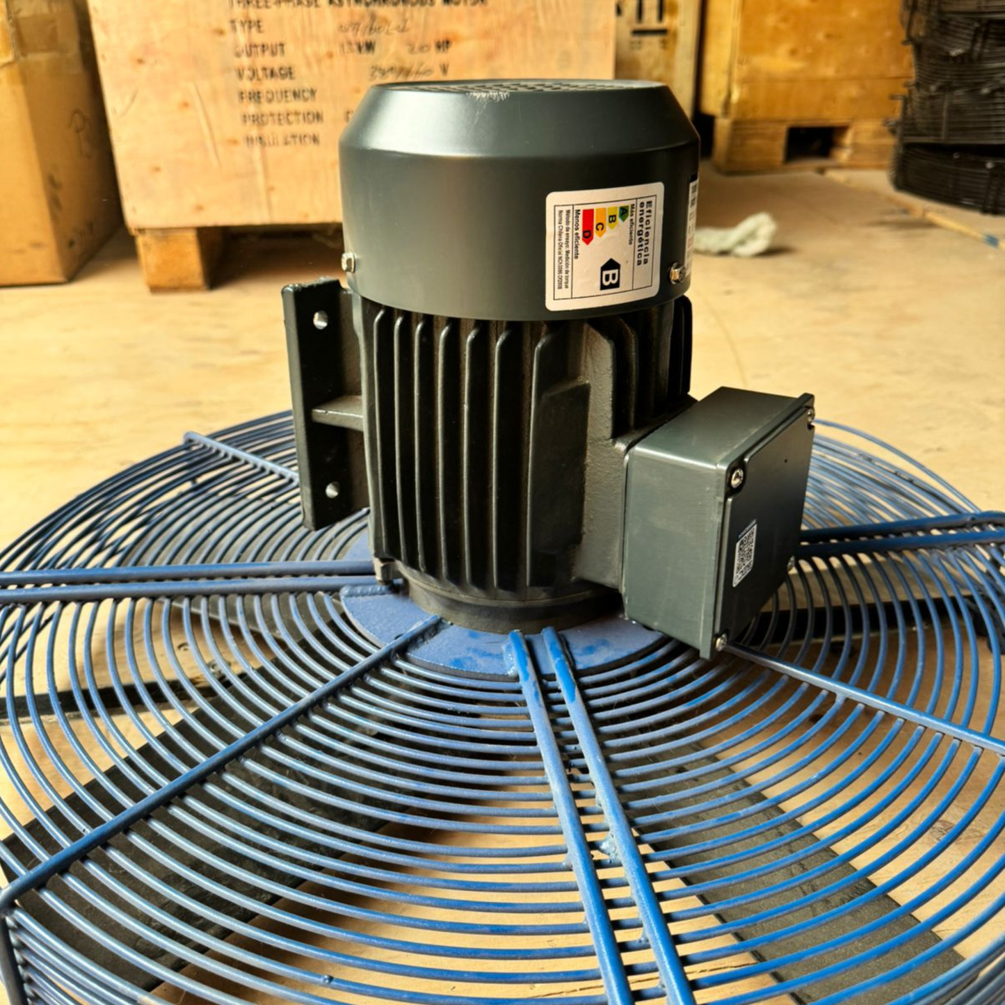 Motor Con rejilla de proteccion